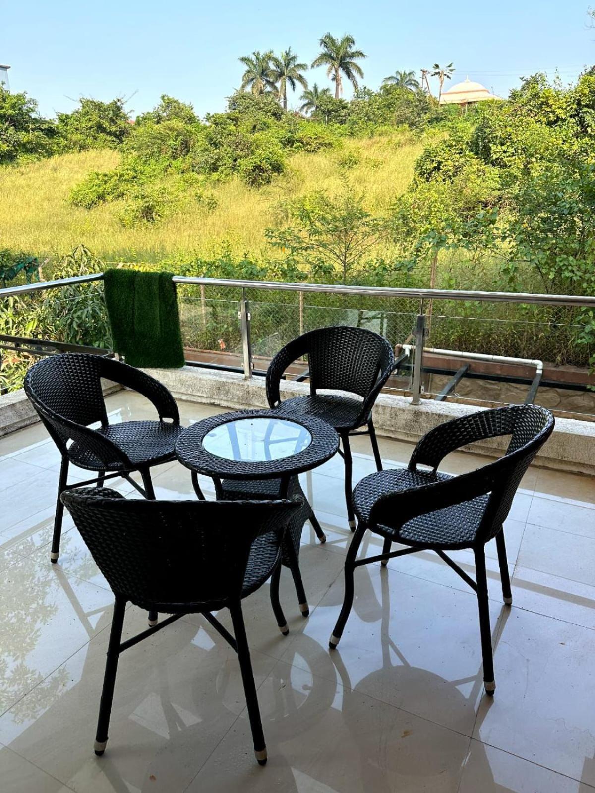 Tropical Villa II 4 Bhk II Lonavala II 1 Mountain View II 2 Private Pool II 3 Big Terrace מראה חיצוני תמונה